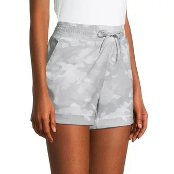 NWT AVIA Brand Women's Camo Slip-on Workout/Running/Commuter Shorts~Large~ - Picture 2 of 12